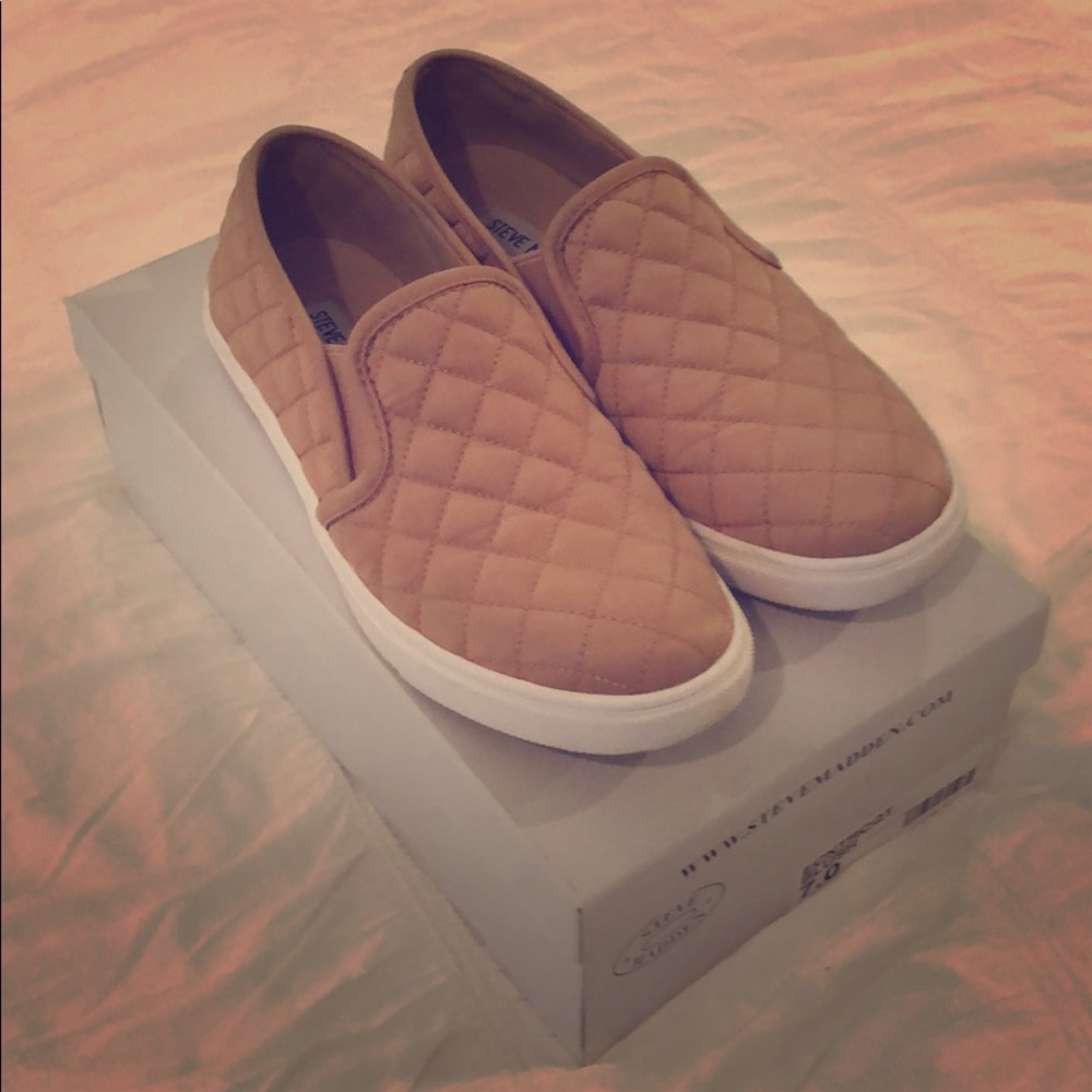 Steve Madden Blush Shoe - size 7.0